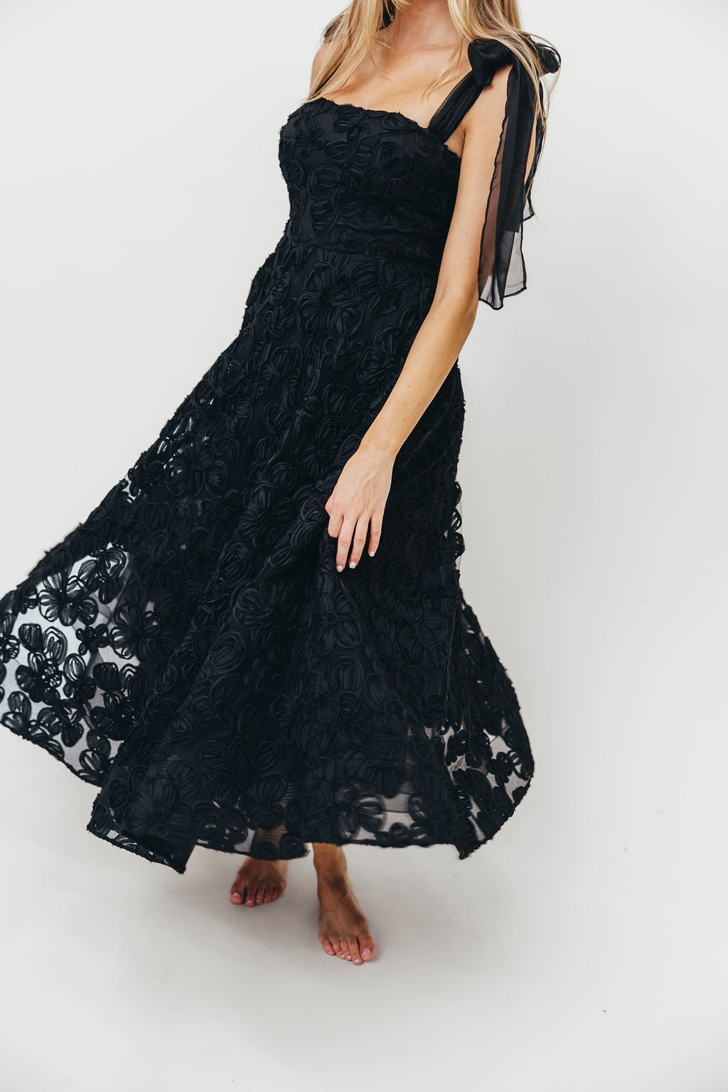 Zinnia 3D Textured Lace Midi Dress in Black
