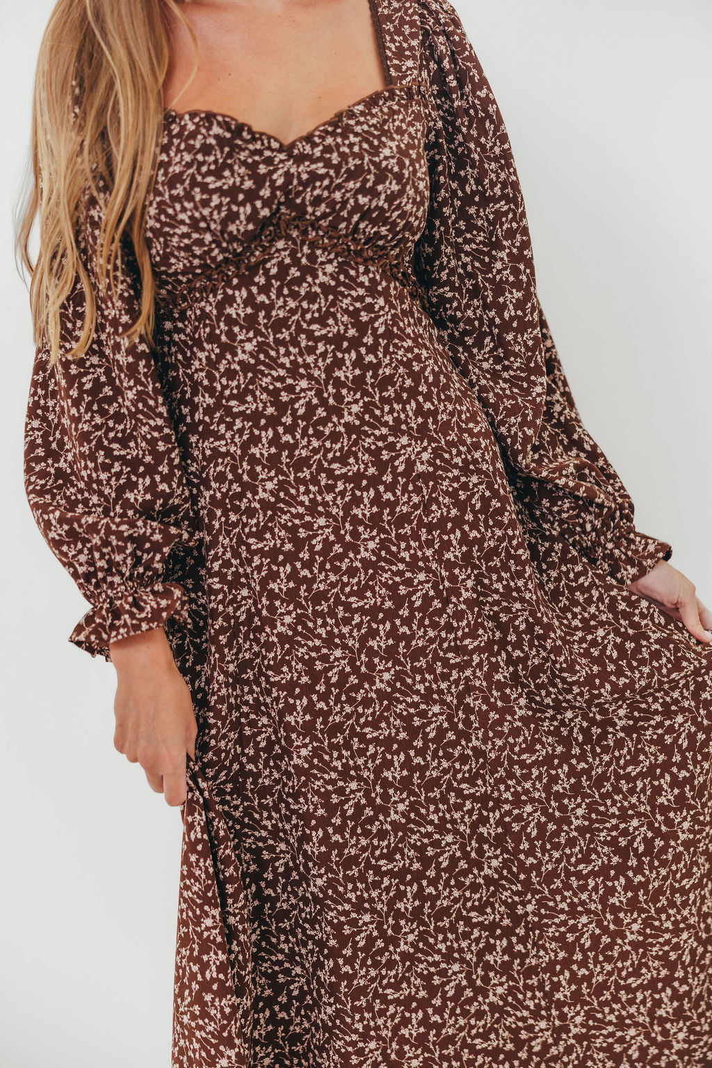 Erin Floral Maxi Dress in Mocha
