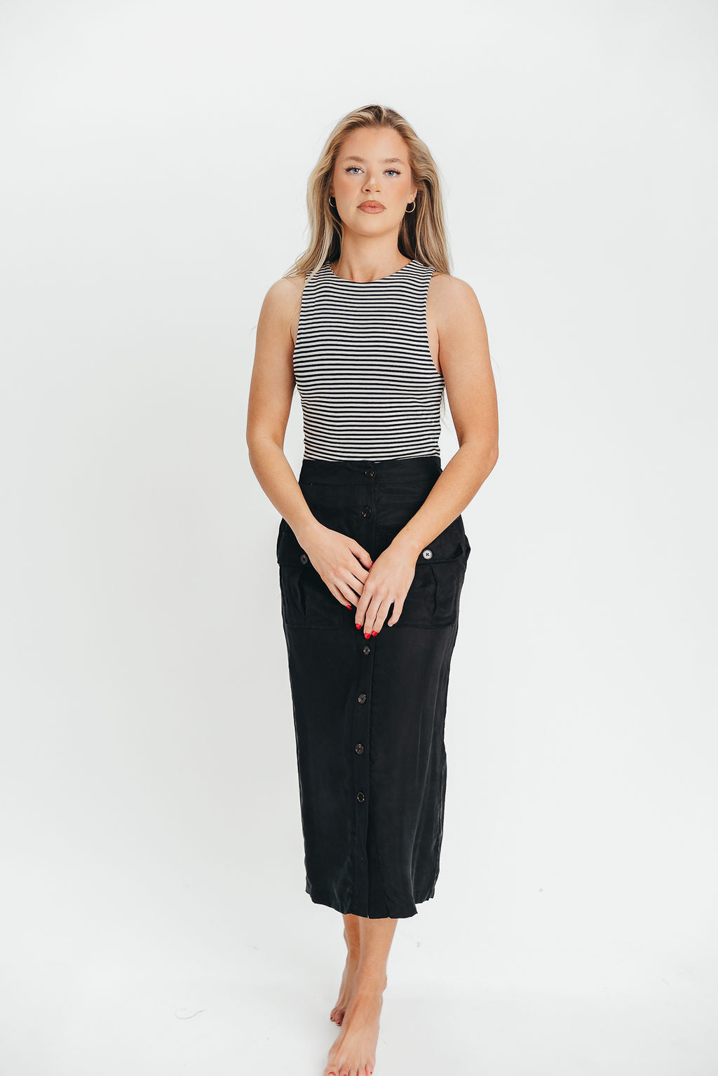 Better Days Button-Down Midi Cargo Skirt in Black