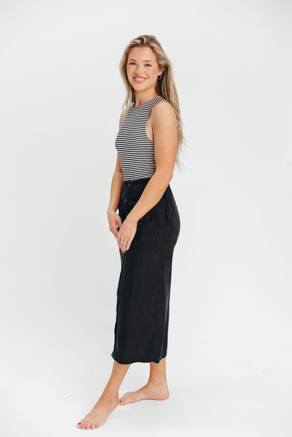 Better Days Button-Down Midi Cargo Skirt in Black