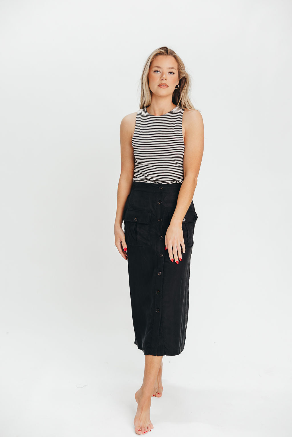 Better Days Button-Down Midi Cargo Skirt in Black