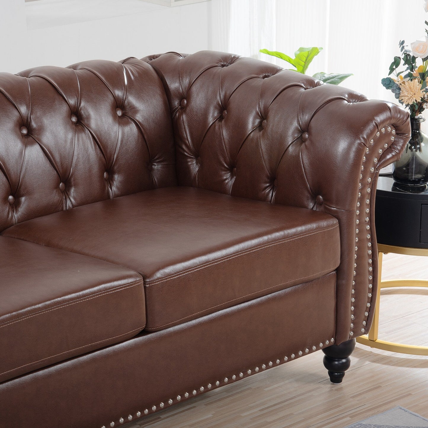 84.65 PU Leather Chesterfield Sofa with Rolled Arms (3-Seater)