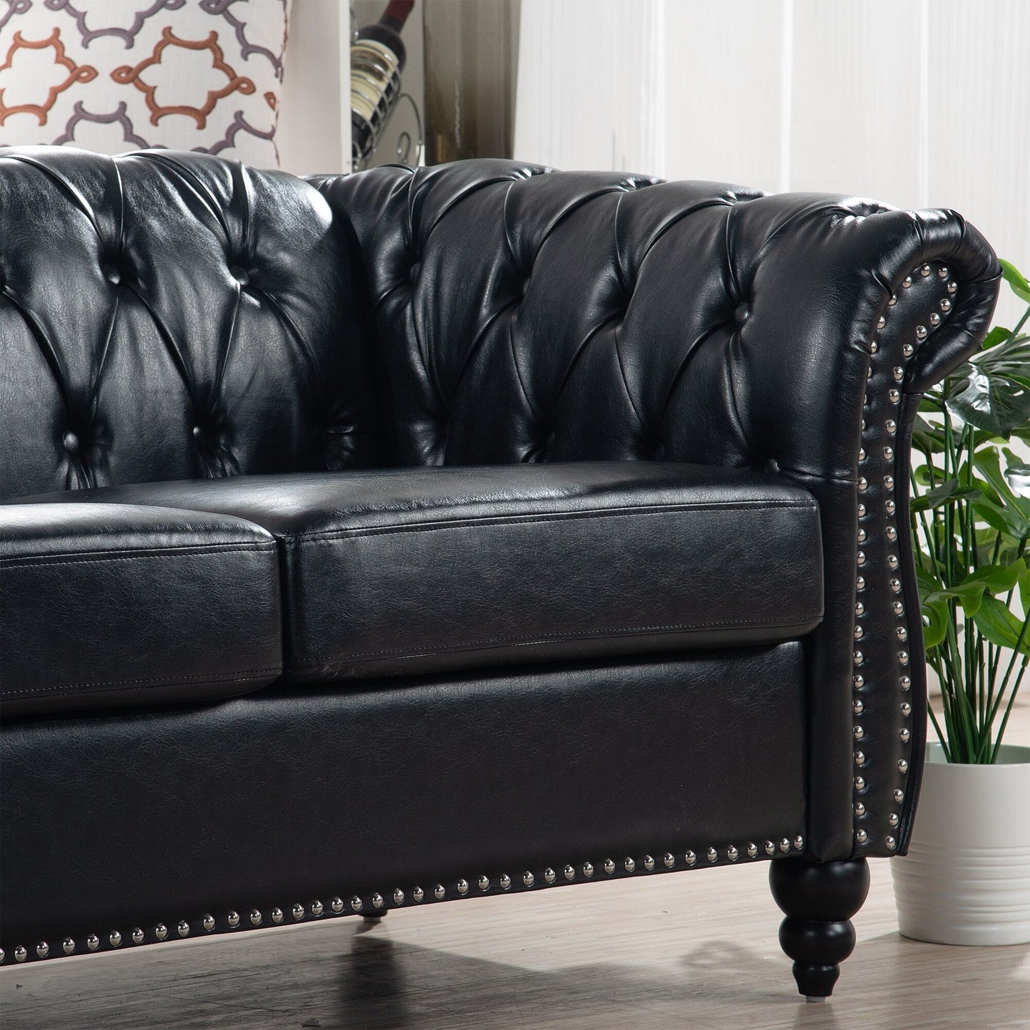 84.65 PU Leather Chesterfield Sofa with Rolled Arms (3-Seater)