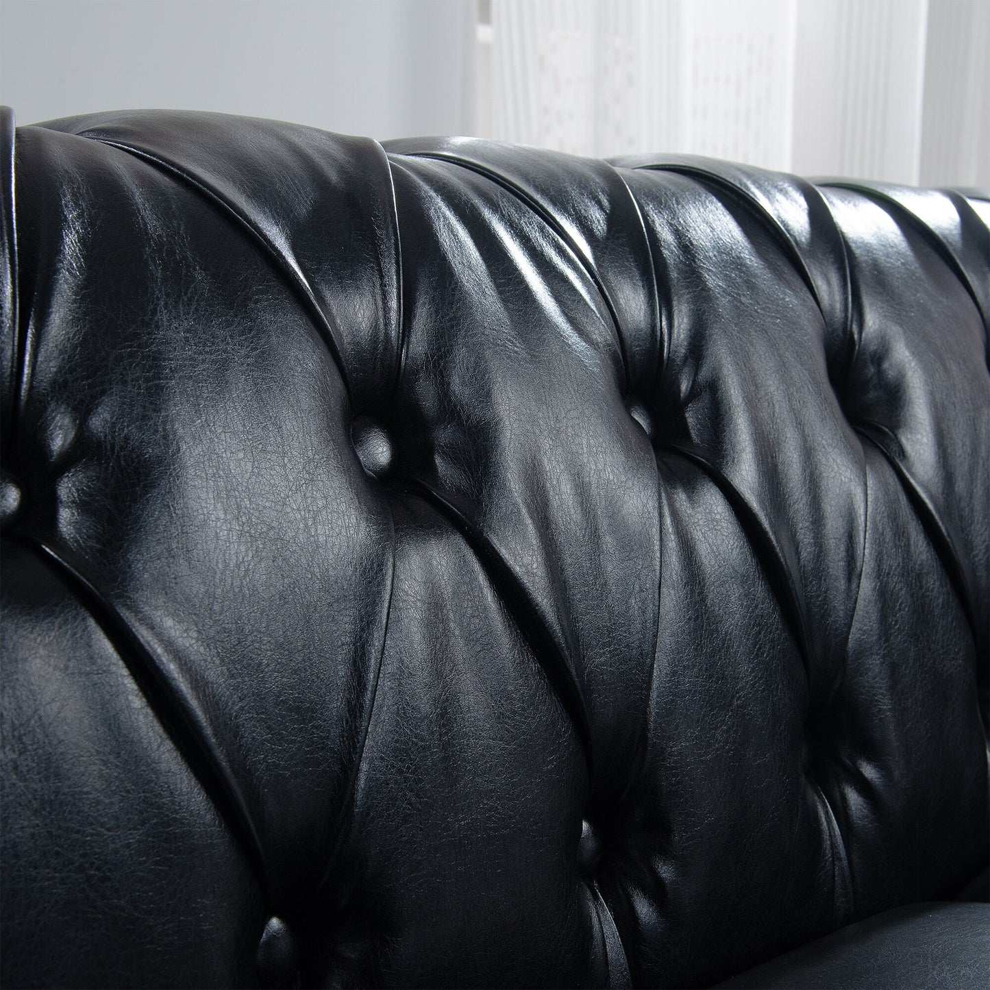84.65 PU Leather Chesterfield Sofa with Rolled Arms (3-Seater)