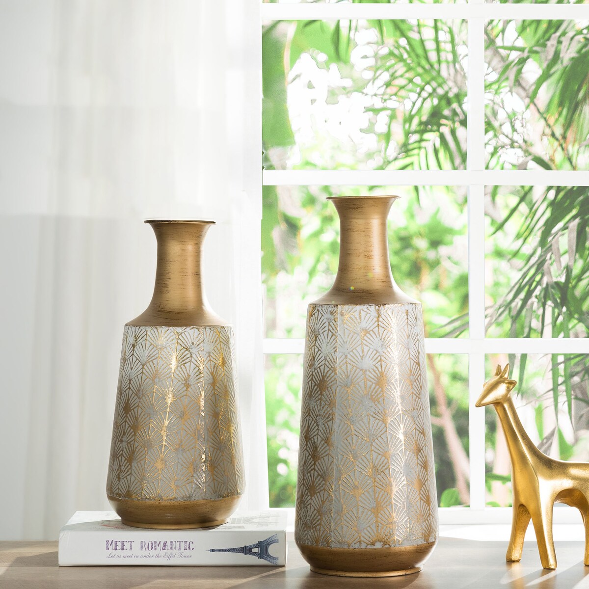 Glitzhome Set of 2 Distressed Traditional Vintage Gold/White Metal Vases