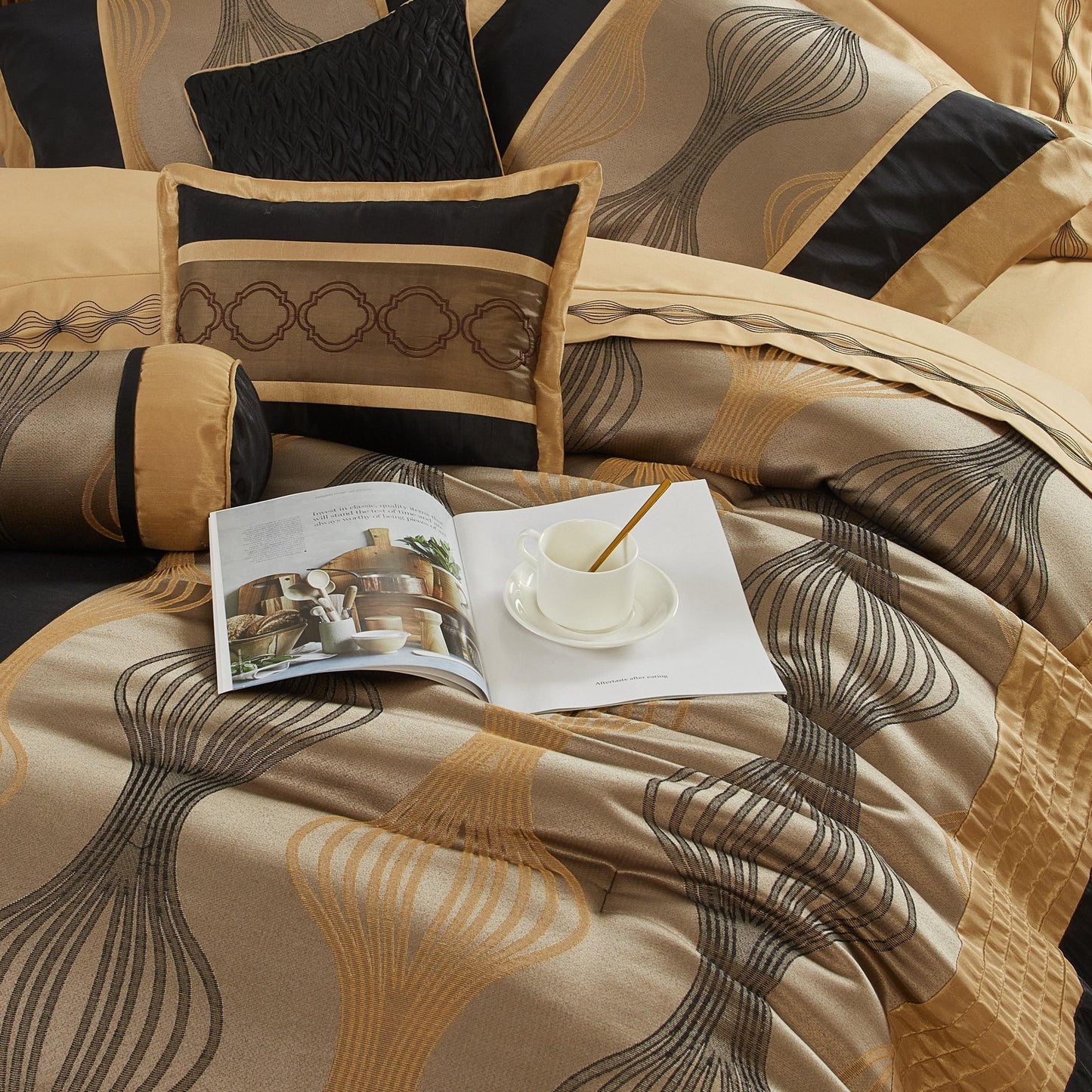 Nanshing Daniella 7-Piece Modern Geometric Comforter Set