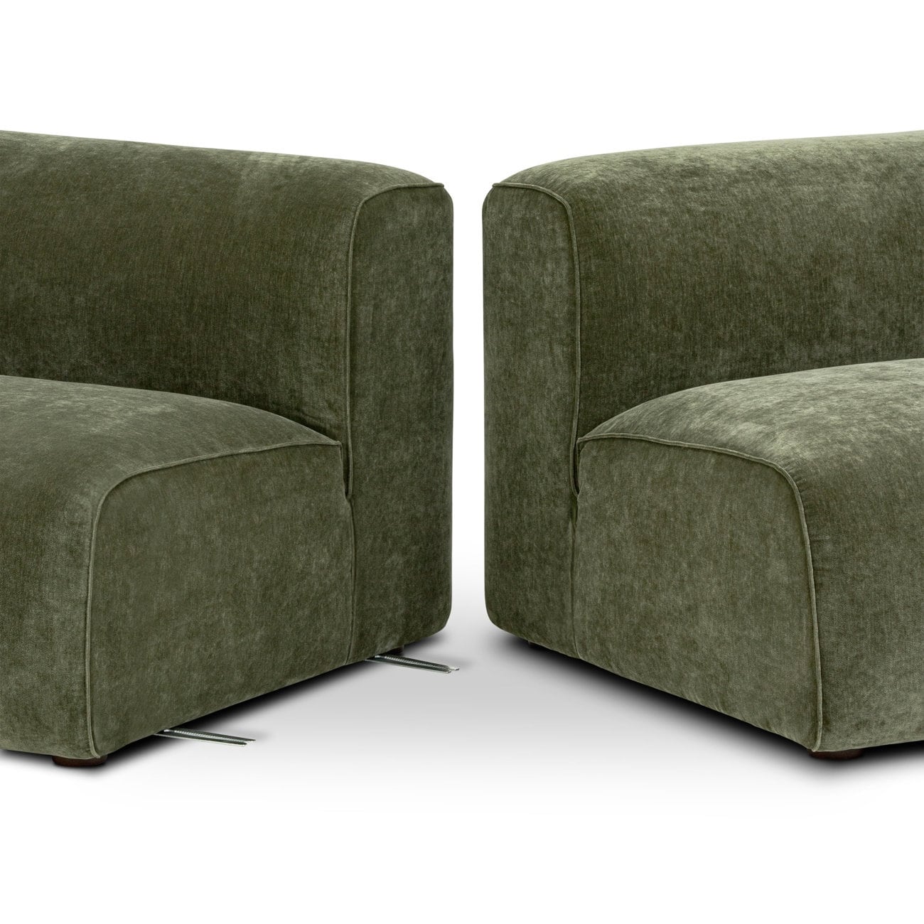 Poly & Bark Nardo 107.5 Premium Velvet Sofa