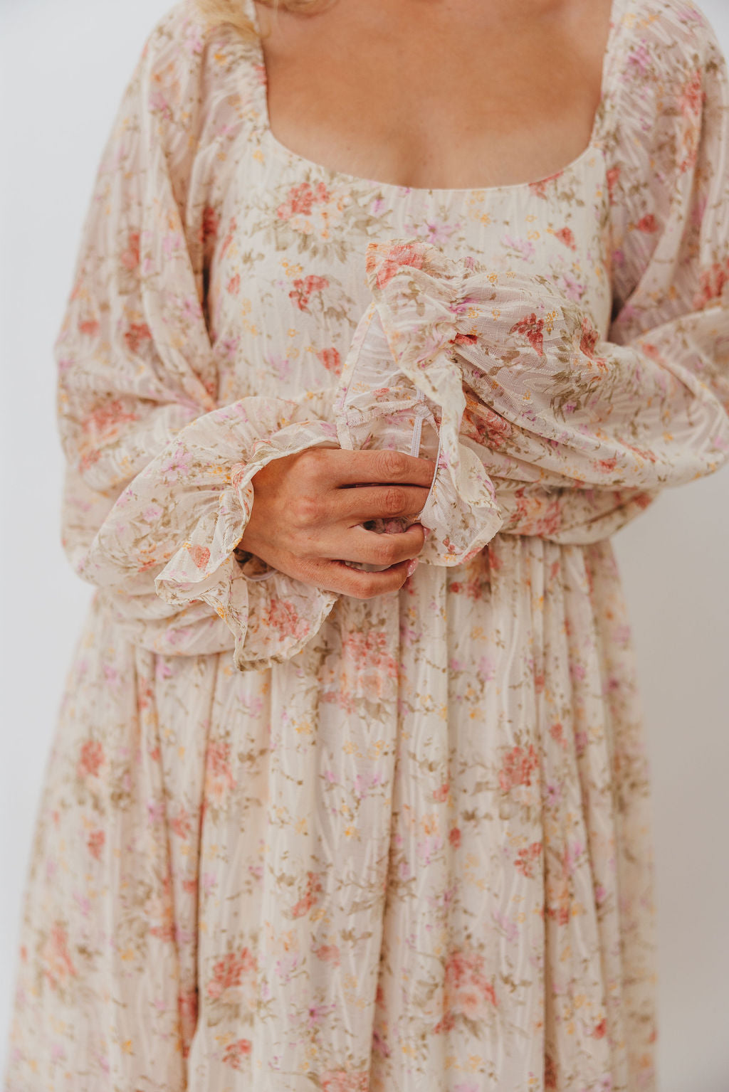 Rosey Woven Floral Print Empire Maxi Dress in Cream Multi - Bump Friendly