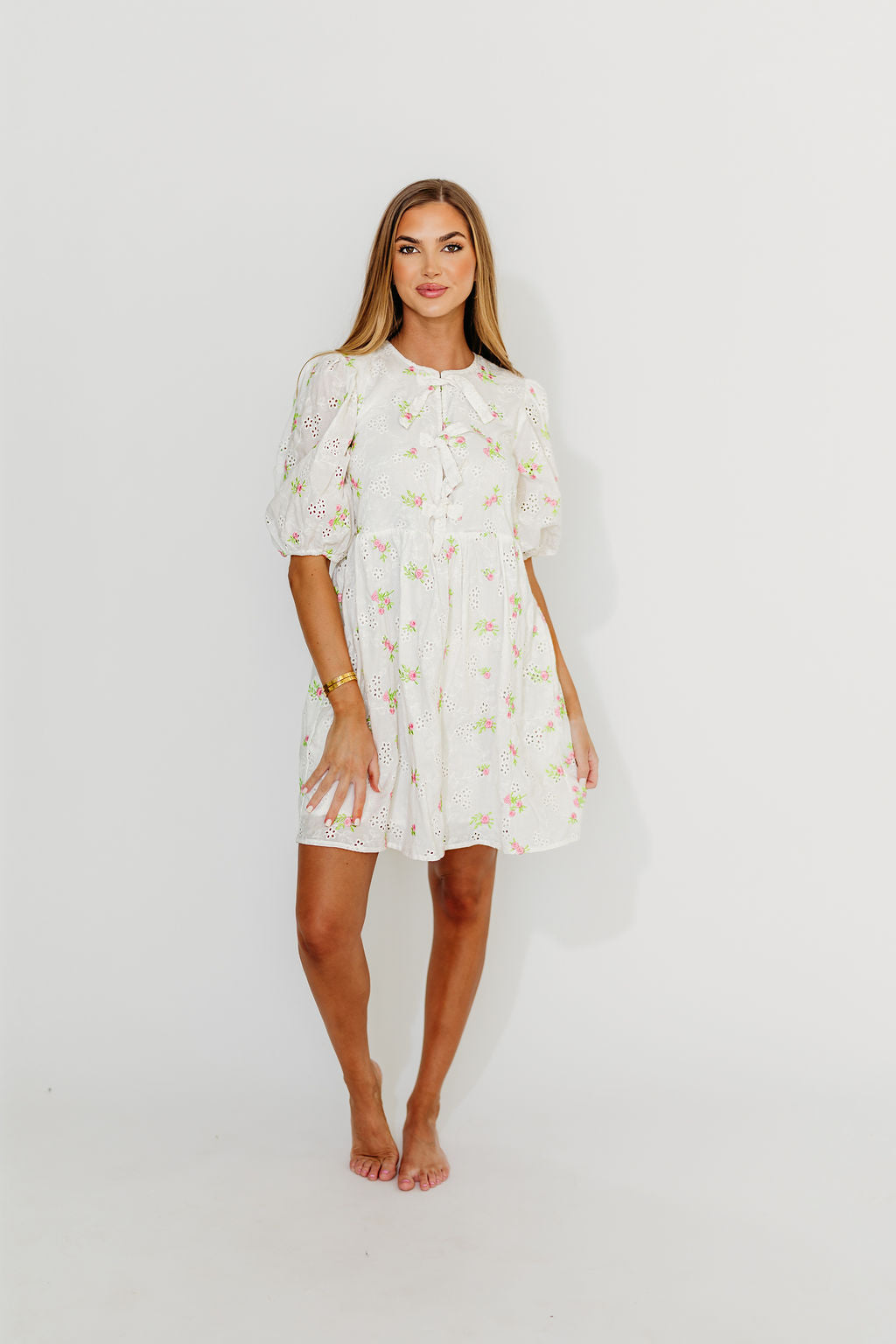 Saylor Floral Dress in White Pink