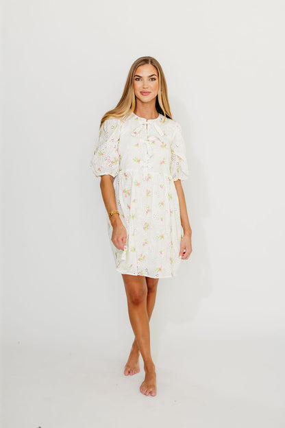 Saylor Floral Dress in White Pink