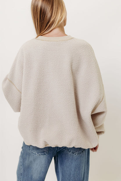Liv Reversible Fleece Sweatshirt in Natural