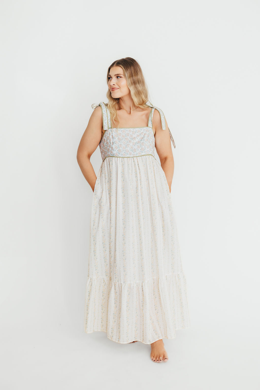 Kelly Adjustable Tie Maxi Dress in Pale Peach Floral