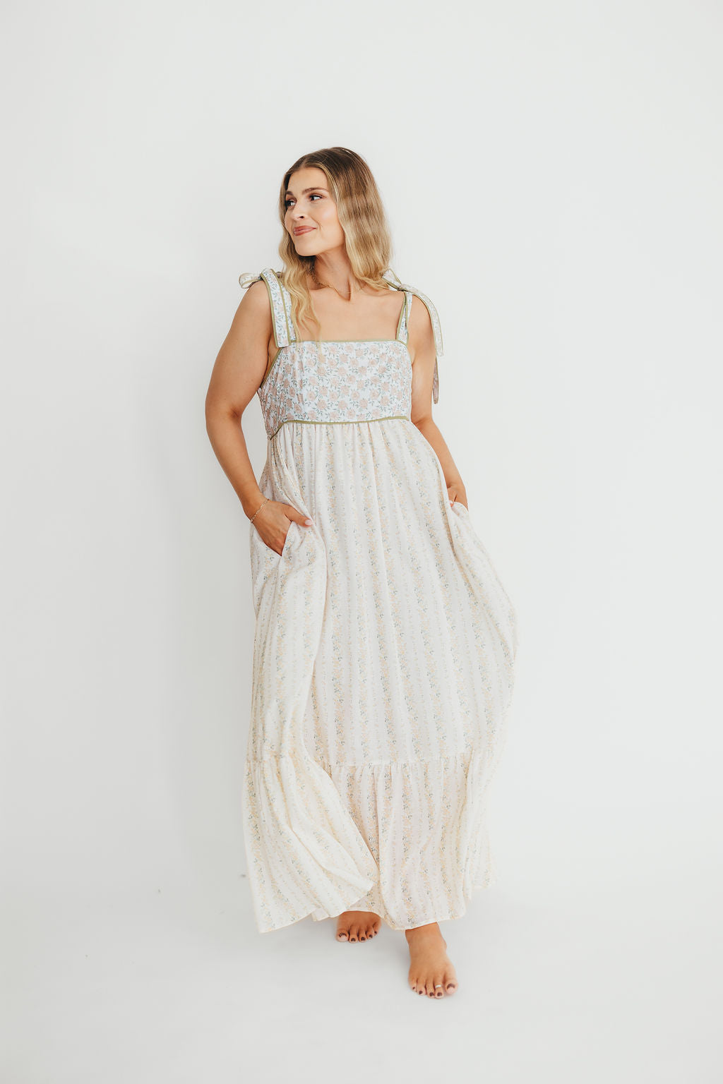 Kelly Adjustable Tie Maxi Dress in Pale Peach Floral