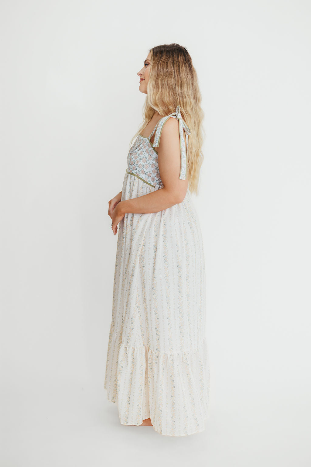 Kelly Adjustable Tie Maxi Dress in Pale Peach Floral