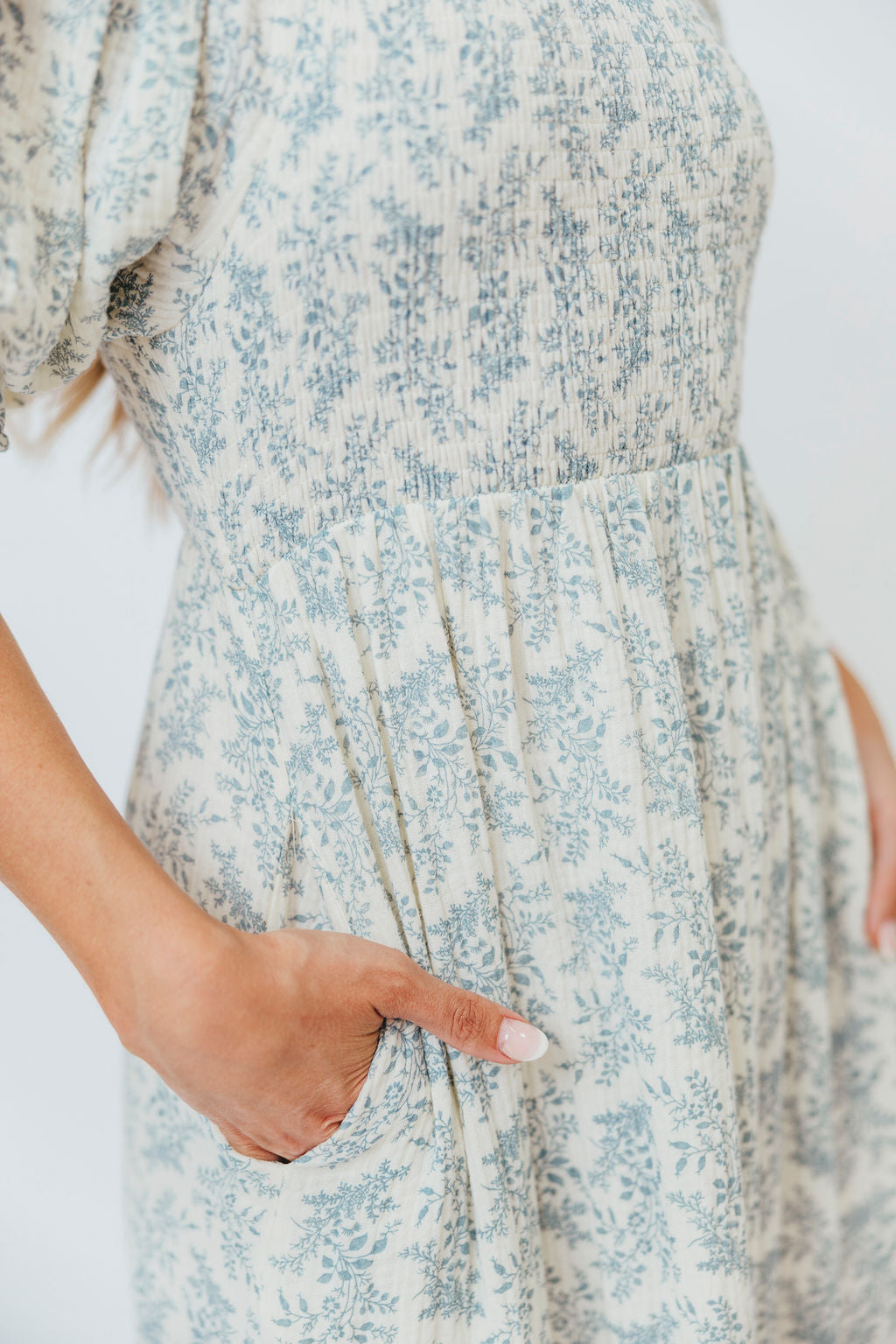 Livvy 100% Cotton Maxi Dress in Blue Foliage - Bump Friendly & Inclusive Sizing