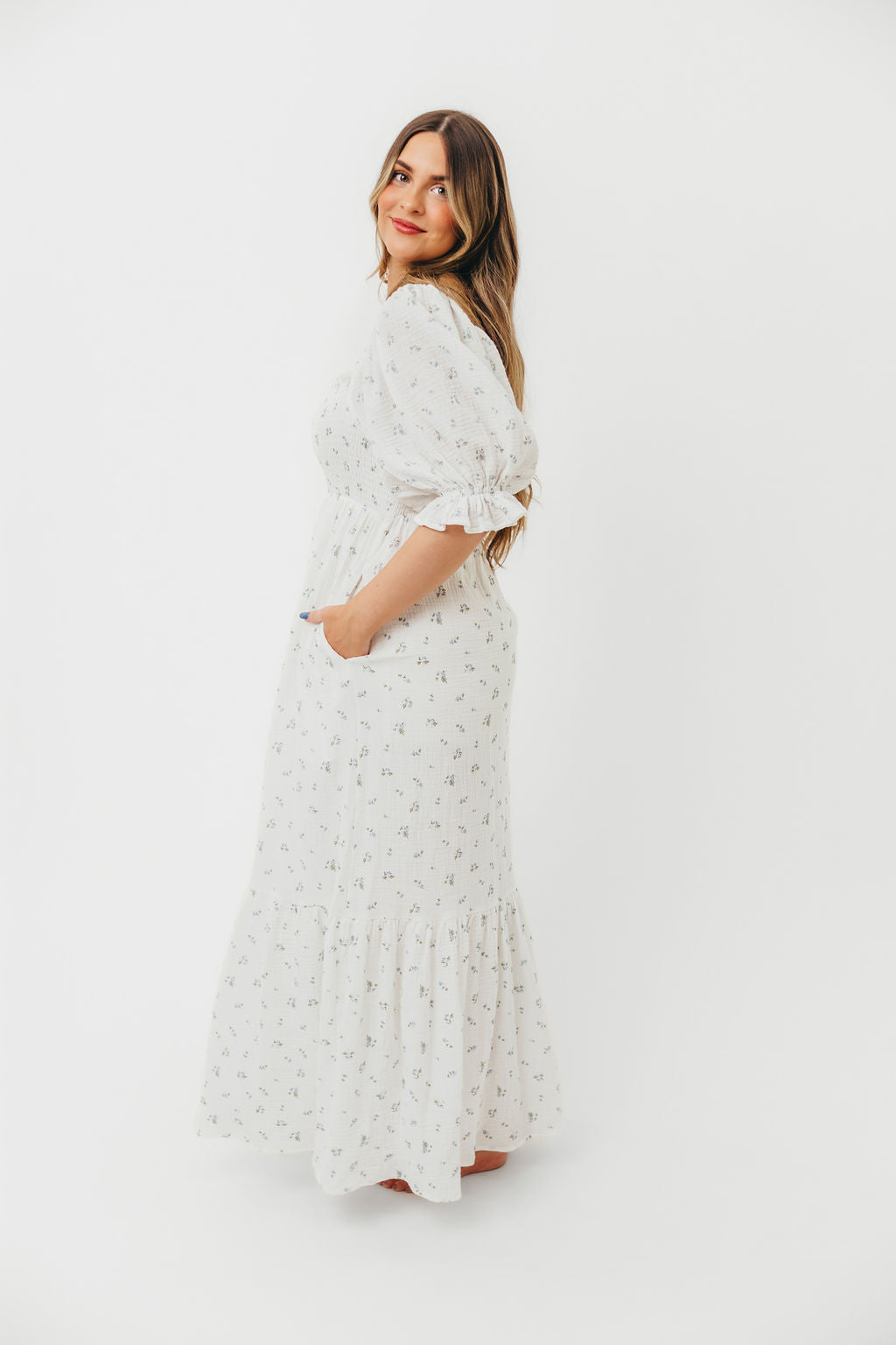 Livvy 100% Cotton Maxi Dress in Off-White / Blue Floral - Bump Friendly & Inclusive Sizing