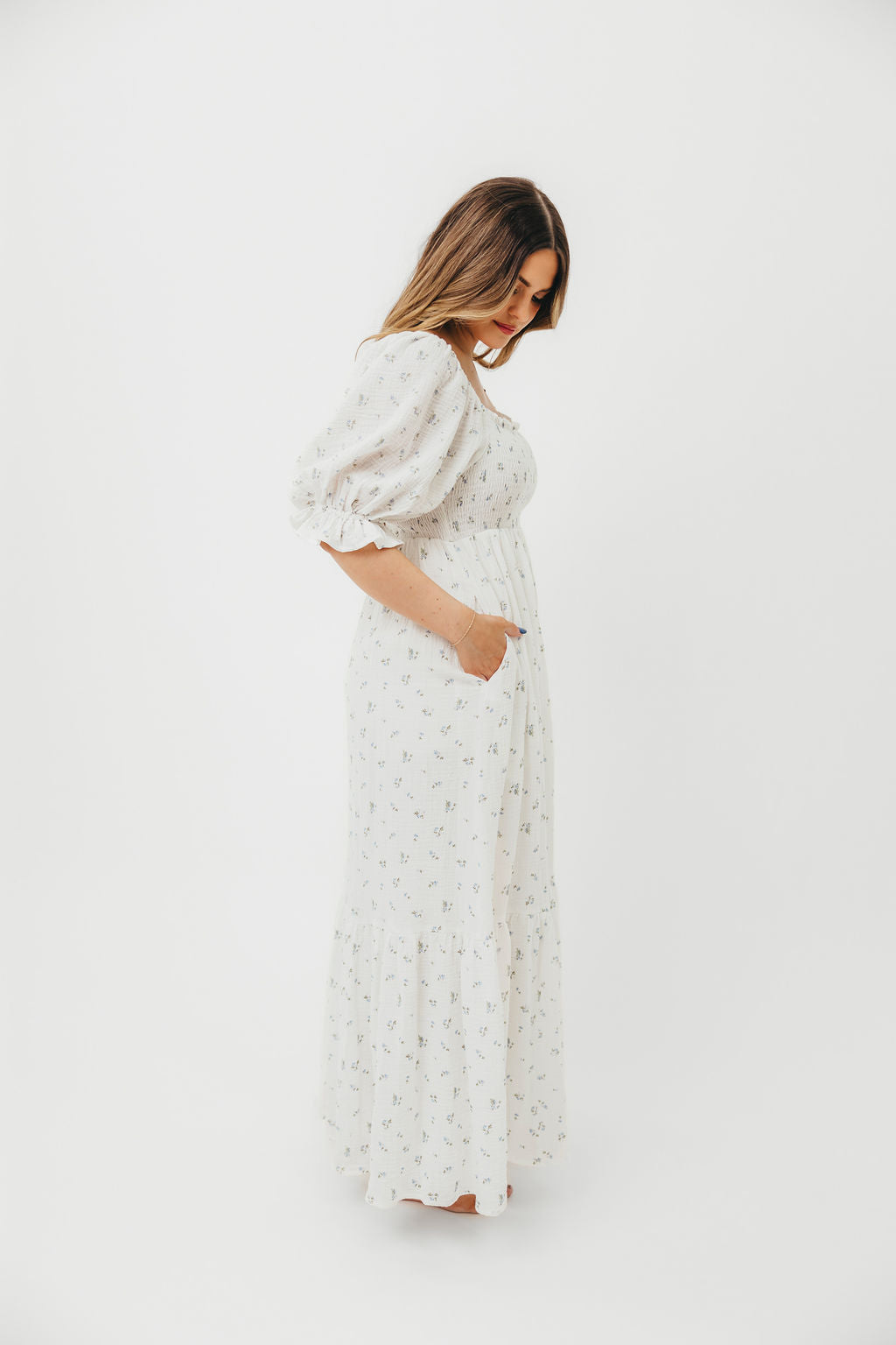 Livvy 100% Cotton Maxi Dress in Off-White / Blue Floral - Bump Friendly & Inclusive Sizing