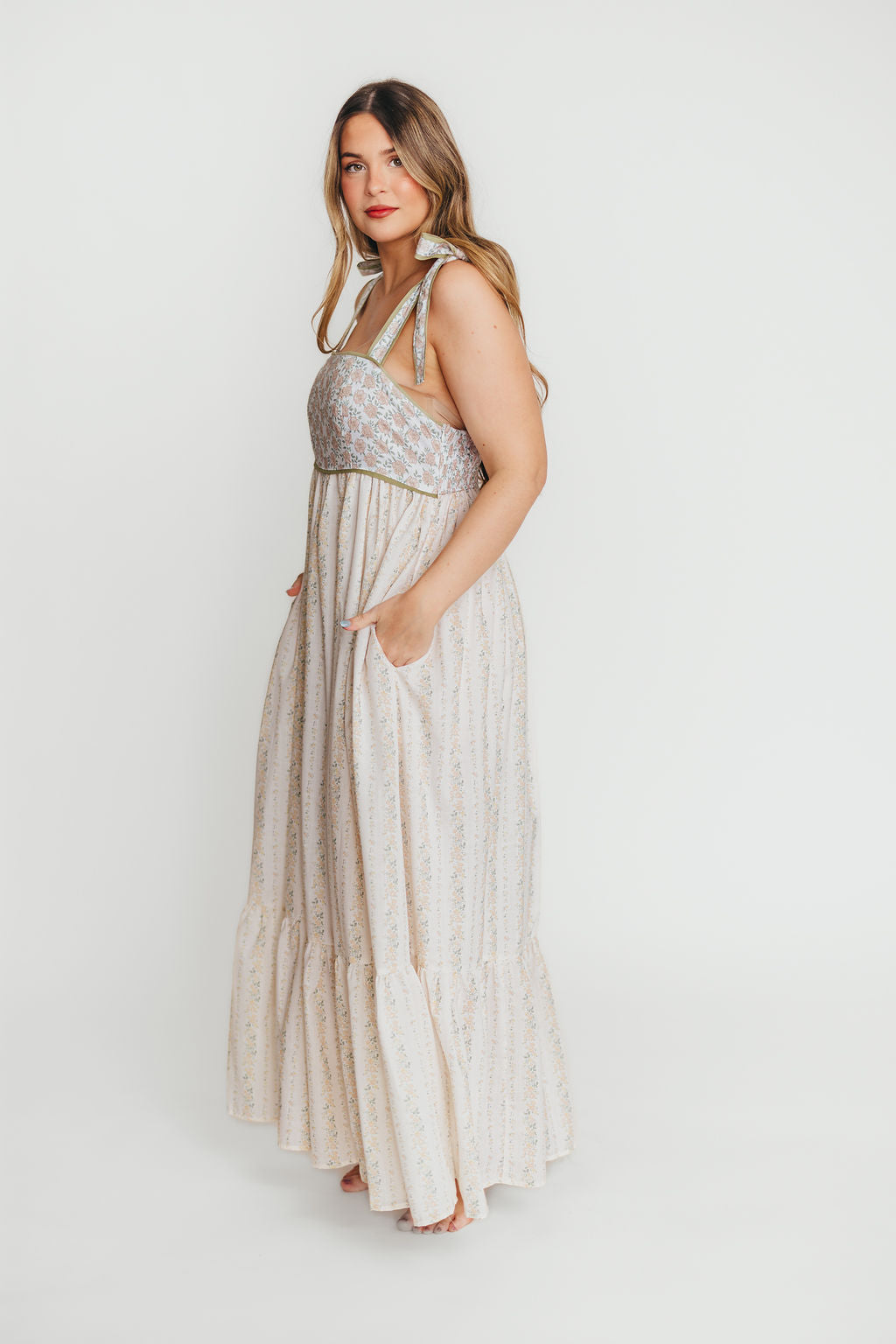 Kelly Adjustable Tie Maxi Dress in Pale Peach Floral