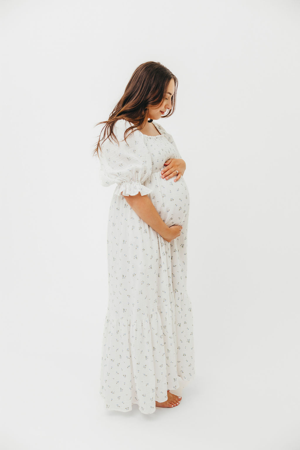 Livvy 100% Cotton Maxi Dress in Off-White / Blue Floral - Bump Friendly & Inclusive Sizing