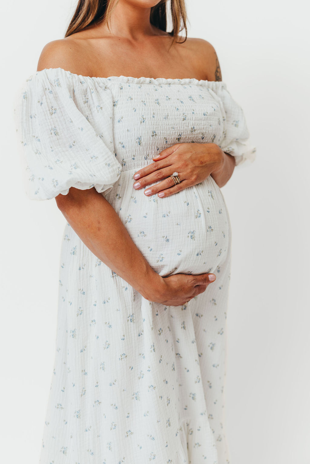 Livvy 100% Cotton Maxi Dress in Off-White / Blue Floral - Bump Friendly & Inclusive Sizing