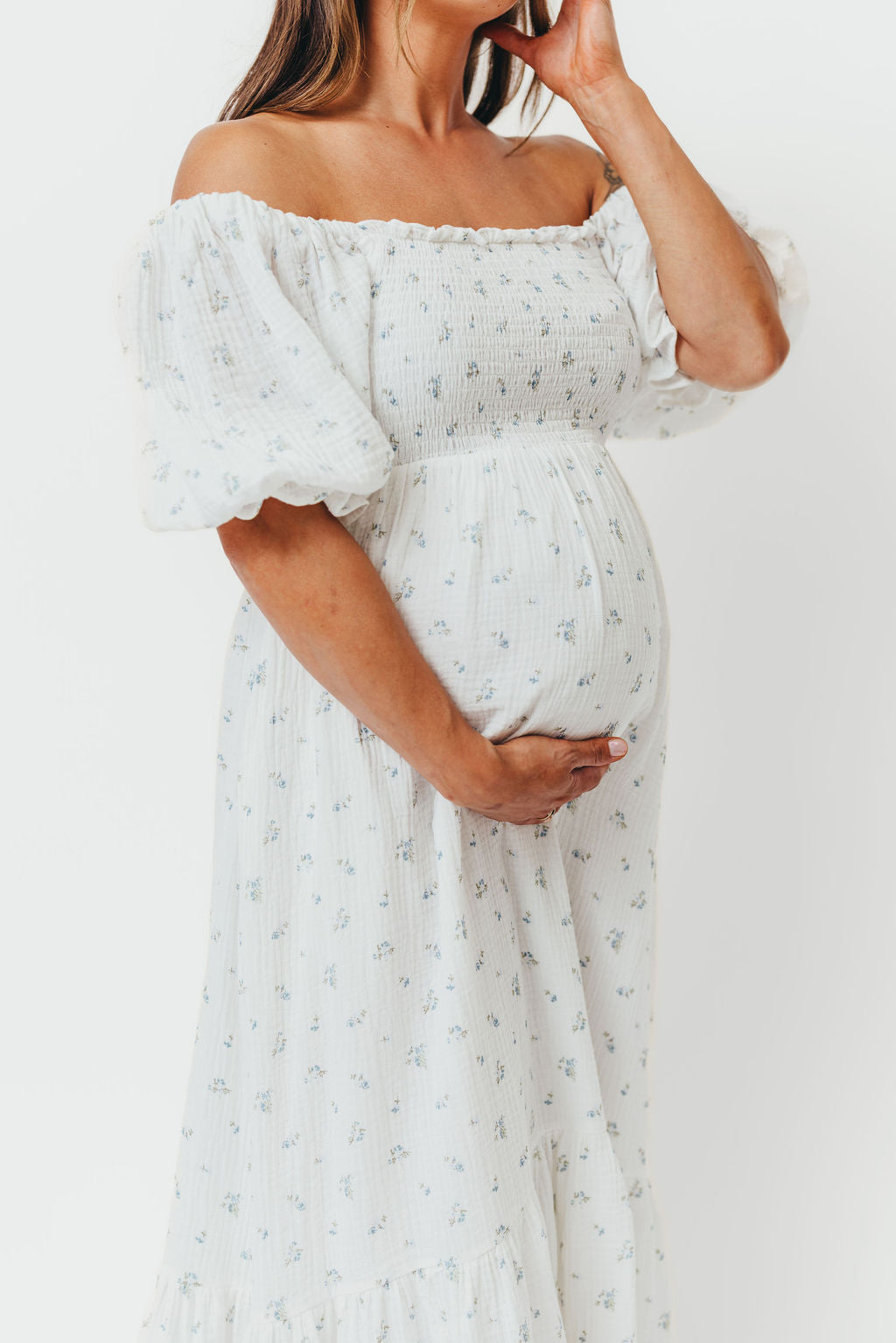 Livvy 100% Cotton Maxi Dress in Off-White / Blue Floral - Bump Friendly & Inclusive Sizing