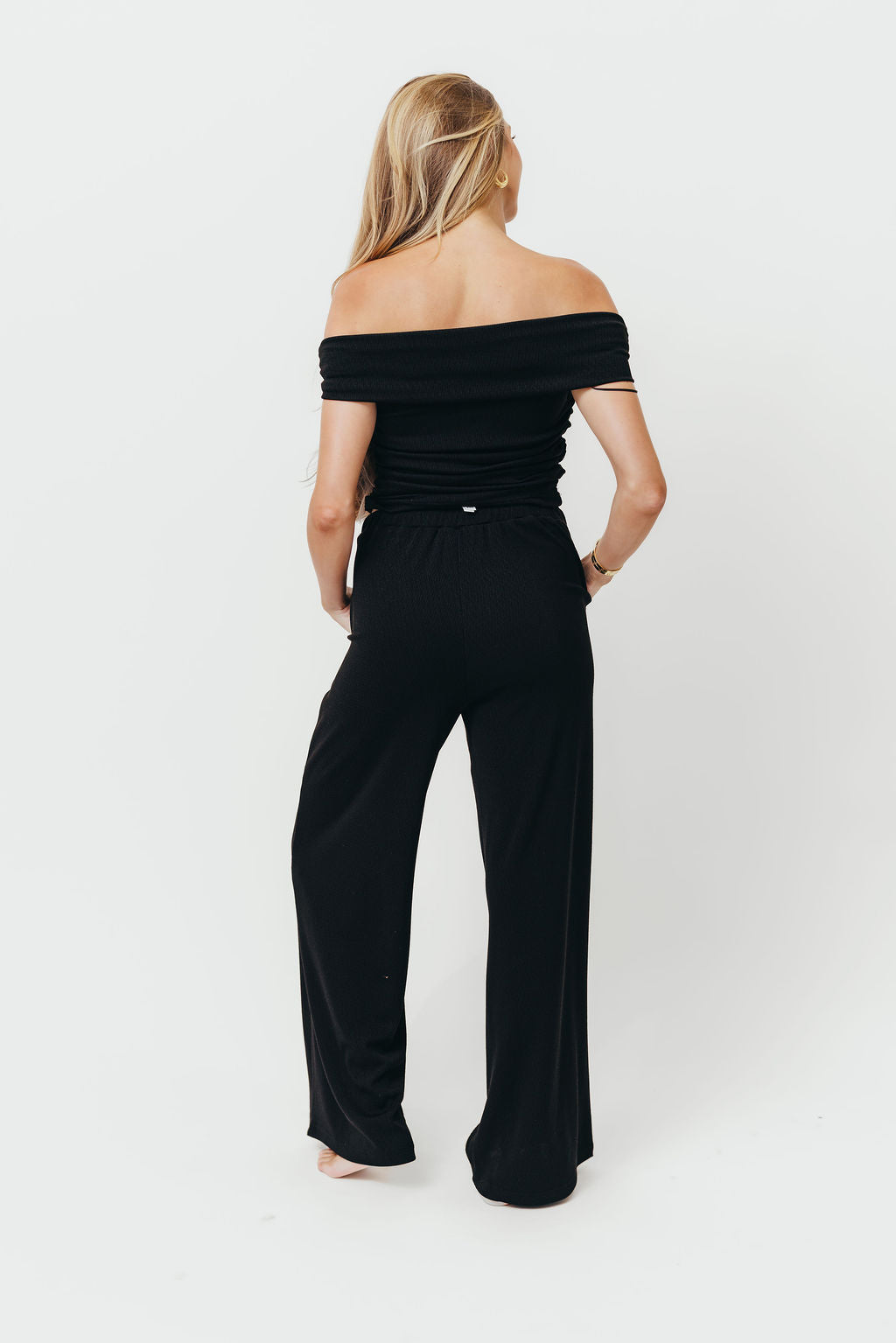 Zendaya Off-Shoulder Top and Drawstring Pants Set in Black