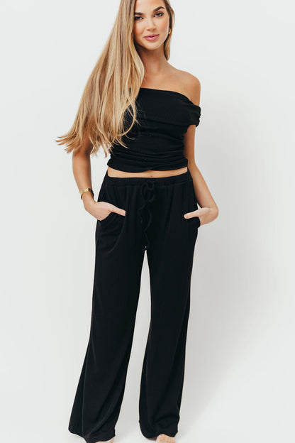 Zendaya Off-Shoulder Top and Drawstring Pants Set in Black