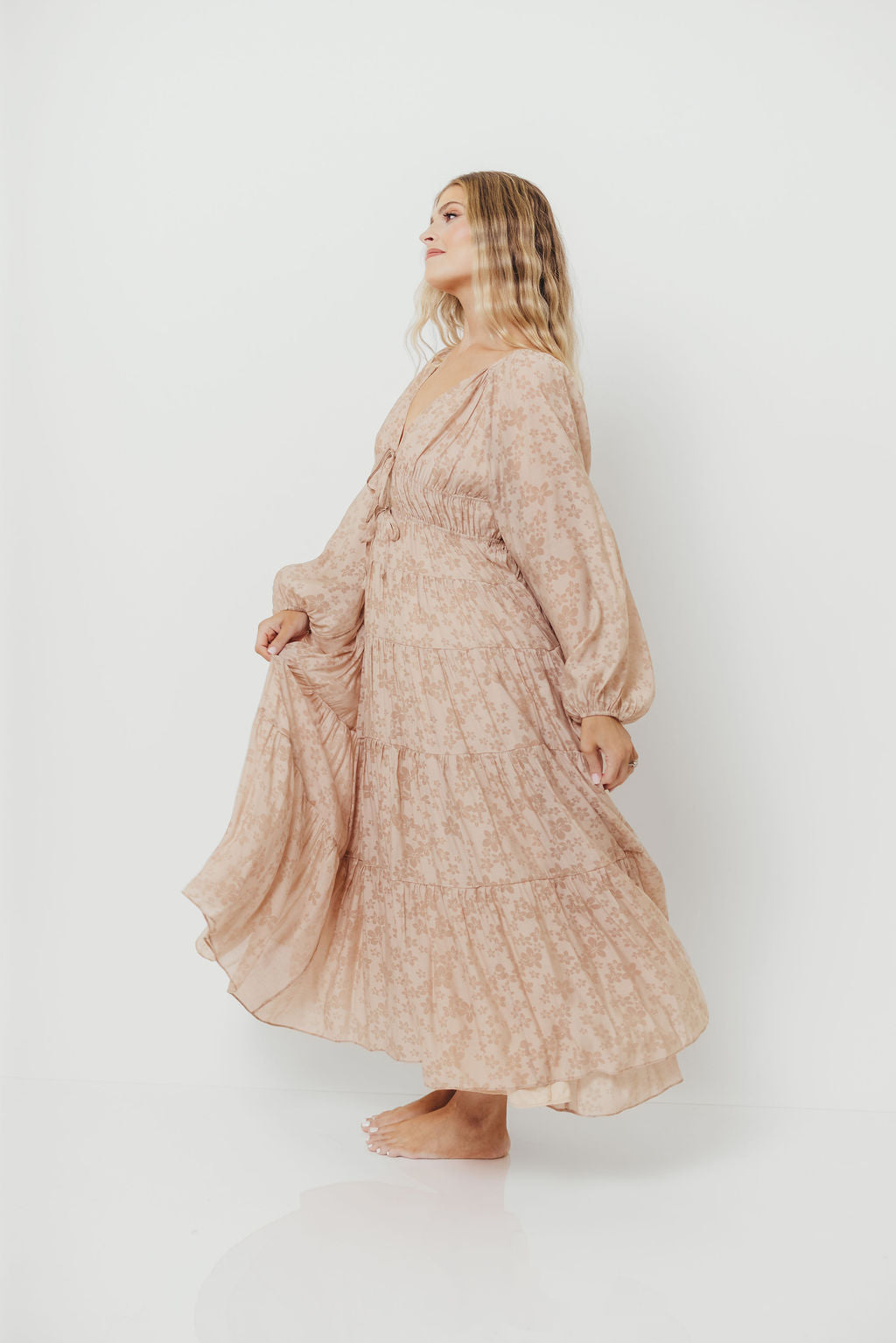 Elyse Maxi Dress in Beige Floral