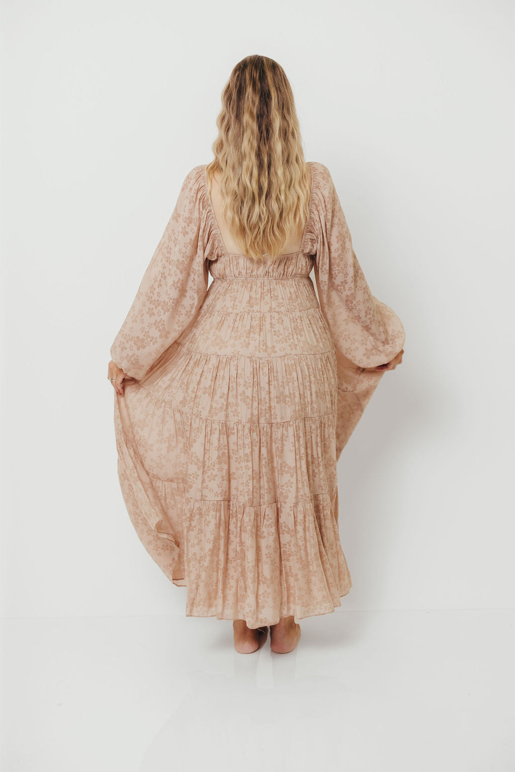 Elyse Maxi Dress in Beige Floral