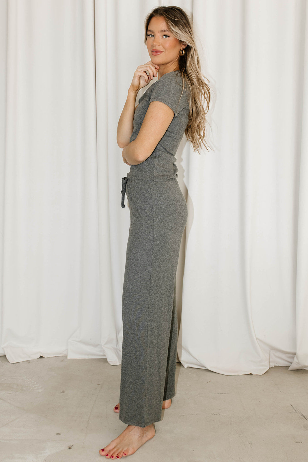 The Muse Knit Ribbed Short Sleeve Top & Pants Set in Charcoal