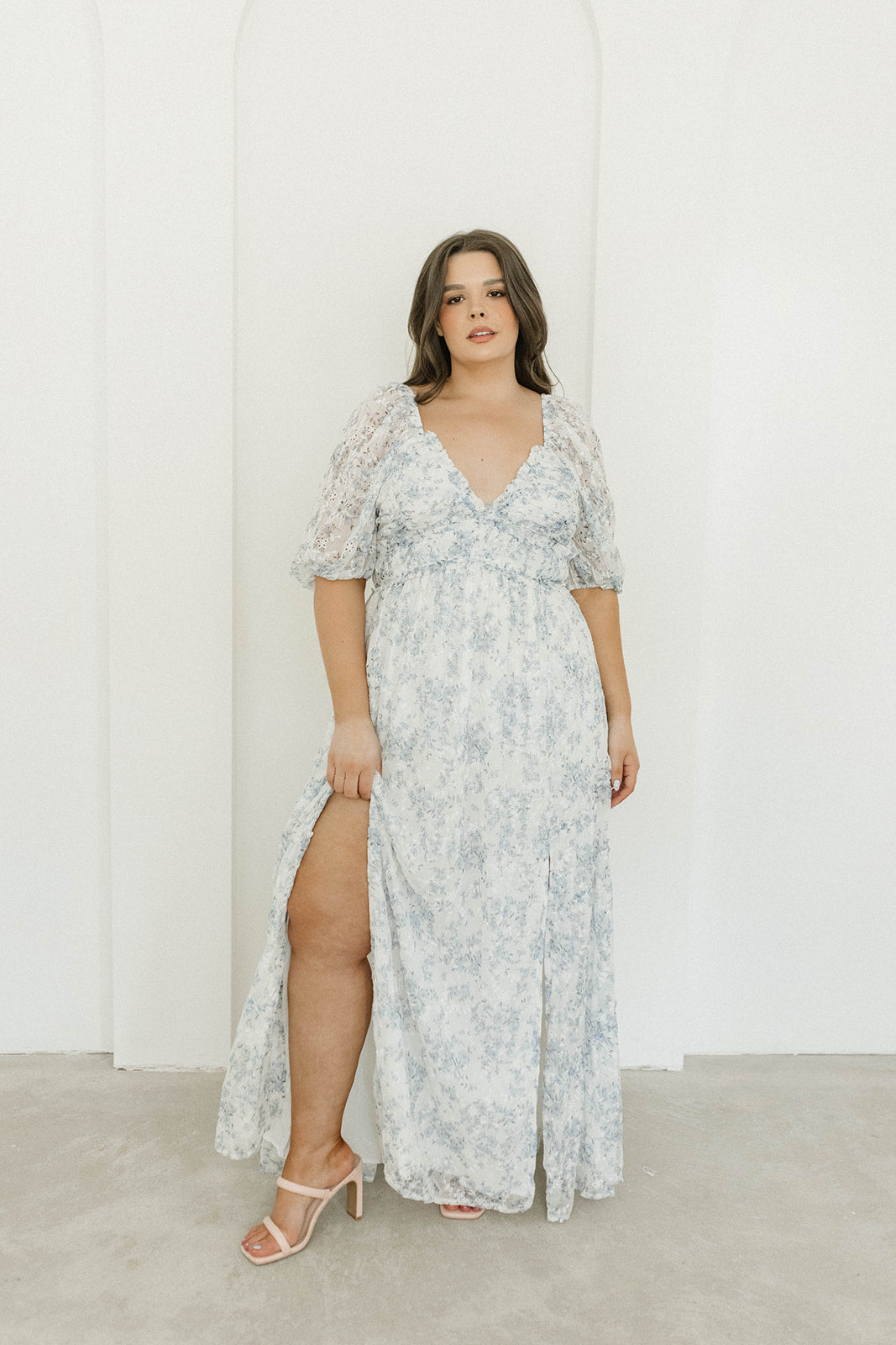 Daphne High Slit Eyelet Detail Maxi Dress in Blue and White Floral - Inclusive Sizing