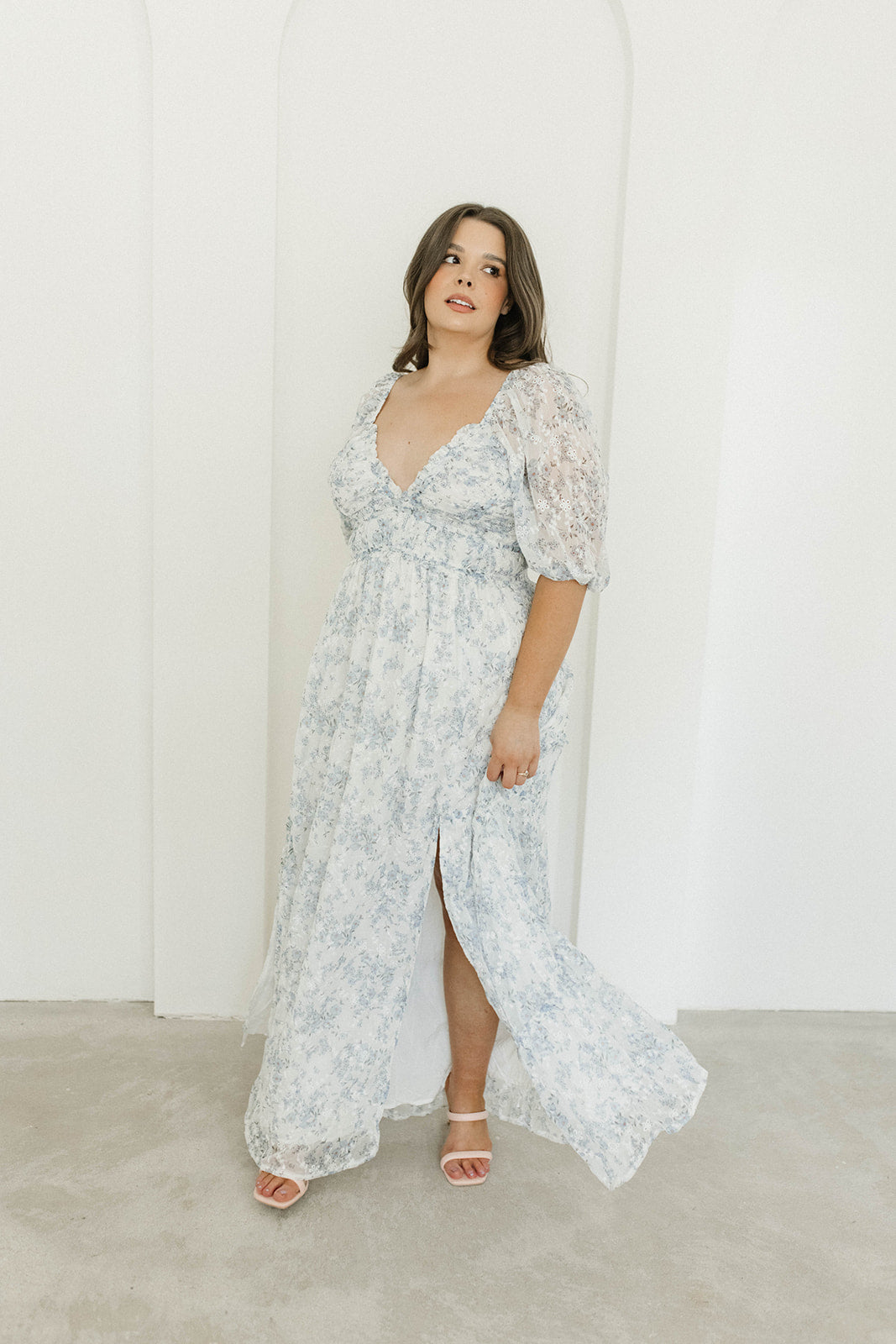 Daphne High Slit Eyelet Detail Maxi Dress in Blue and White Floral - Inclusive Sizing