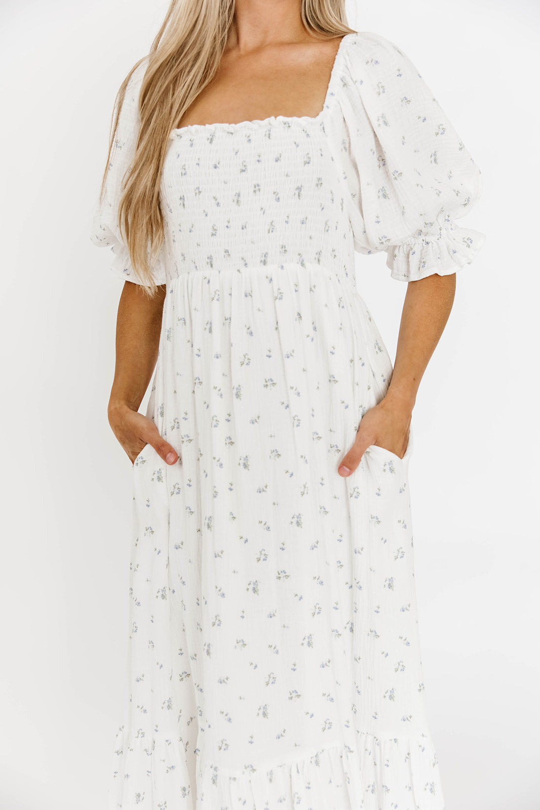 Livvy 100% Cotton Maxi Dress in Off-White / Blue Floral - Bump Friendly & Inclusive Sizing
