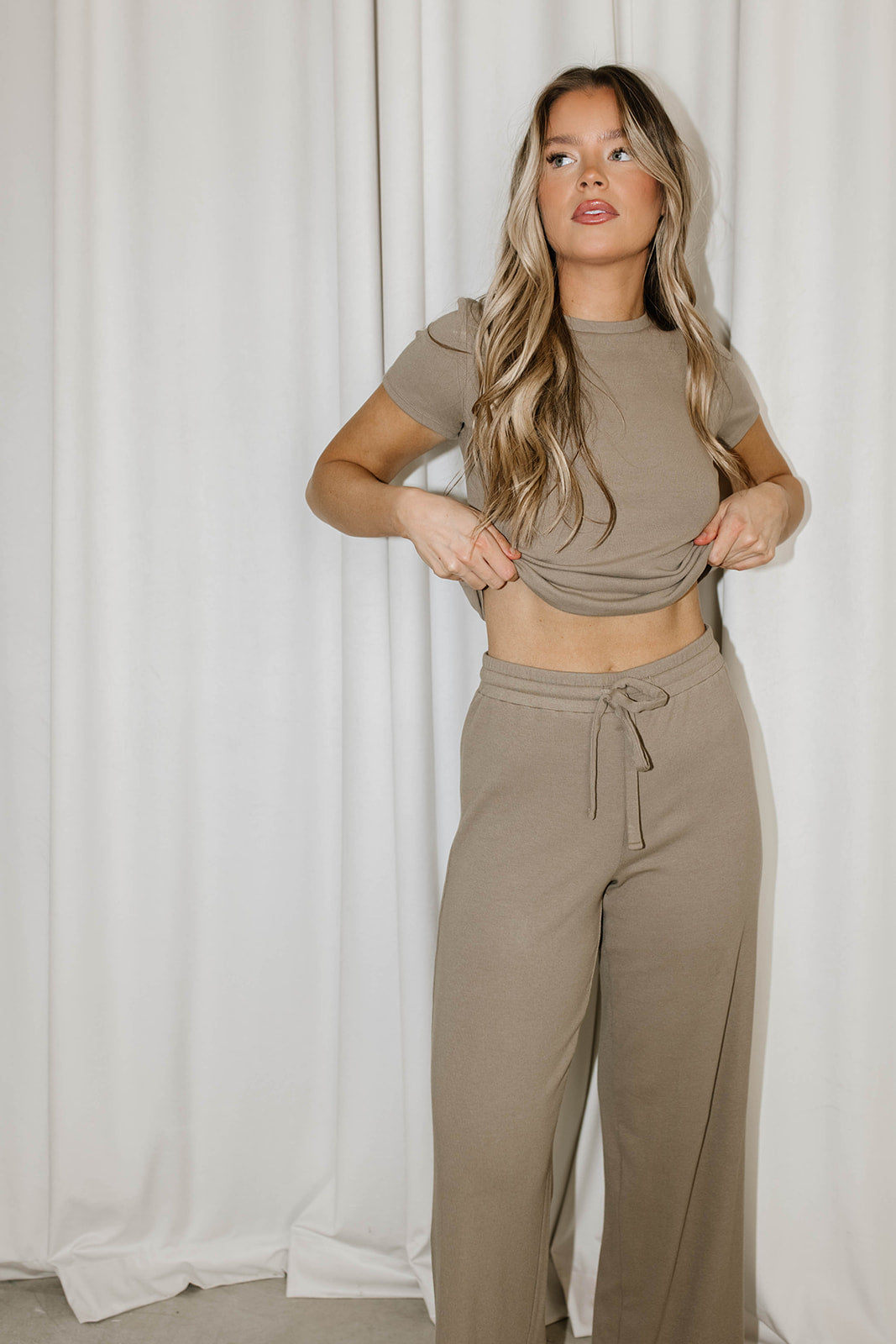 The Muse Knit Ribbed Short Sleeve Top & Pants Set in Mocha