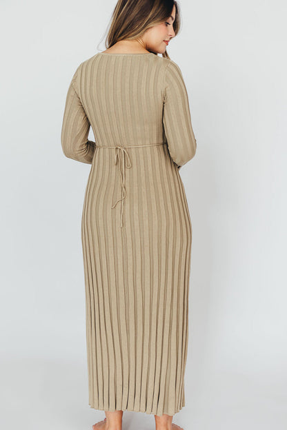 Hadley Long Sleeve V-Neck Knit Maxi Dress in Dune