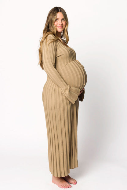 Hadley Long Sleeve V-Neck Knit Maxi Dress in Dune
