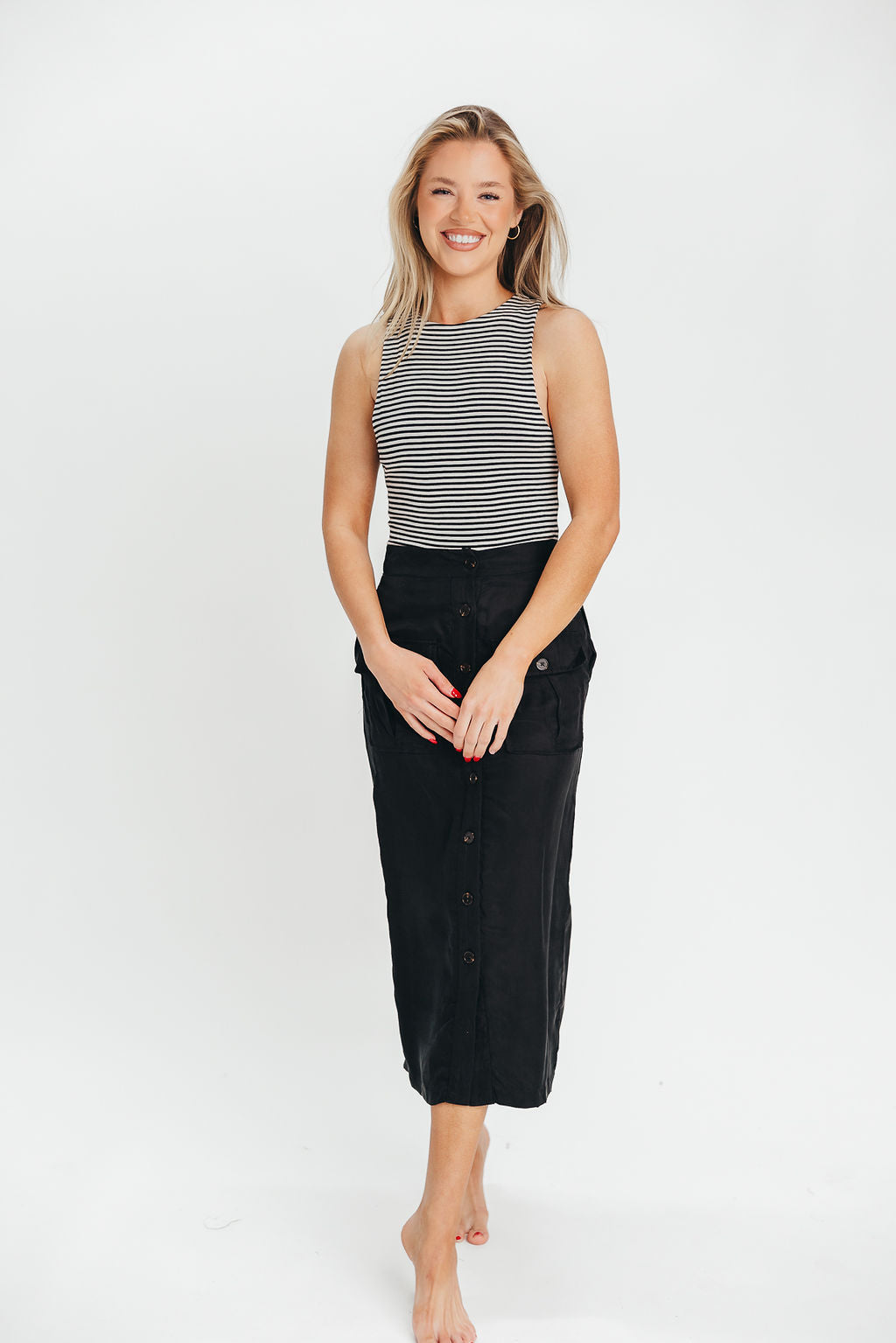 Better Days Button-Down Midi Cargo Skirt in Black