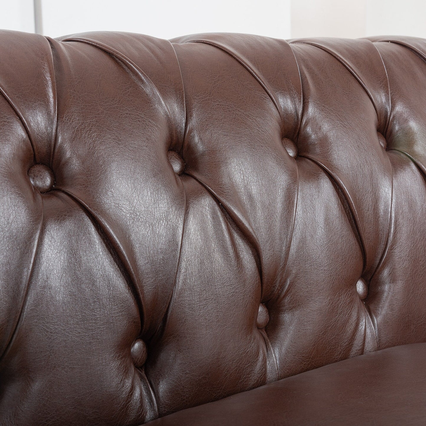 84.65 PU Leather Chesterfield Sofa with Rolled Arms (3-Seater)
