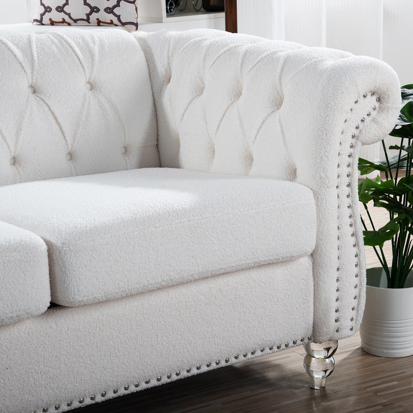 84.65 Polyester Chesterfield Sofa with Rolled Arms (3-Seater)