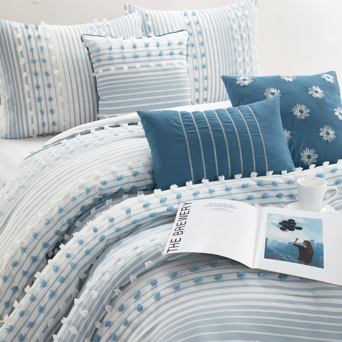 Nanshing Jessy Modern Striped 7 Piece Comforter Set