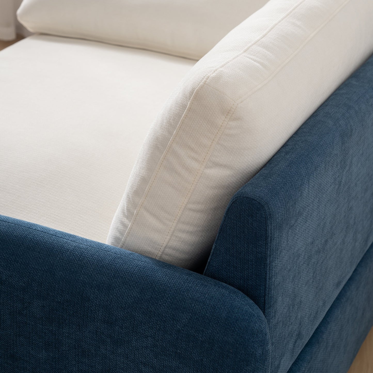 Oversized Chenille Single Sofa Chair â?Wide and Deep Seat Accent Chair with Throw Pillows by Harper&Bright Designs