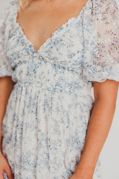 Daphne High Slit Eyelet Detail Maxi Dress in Blue and White Floral - Inclusive Sizing